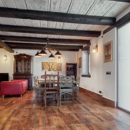 La Casa Vieja *